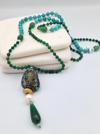 Κολιέ με ημιπολύτιμες πέτρες