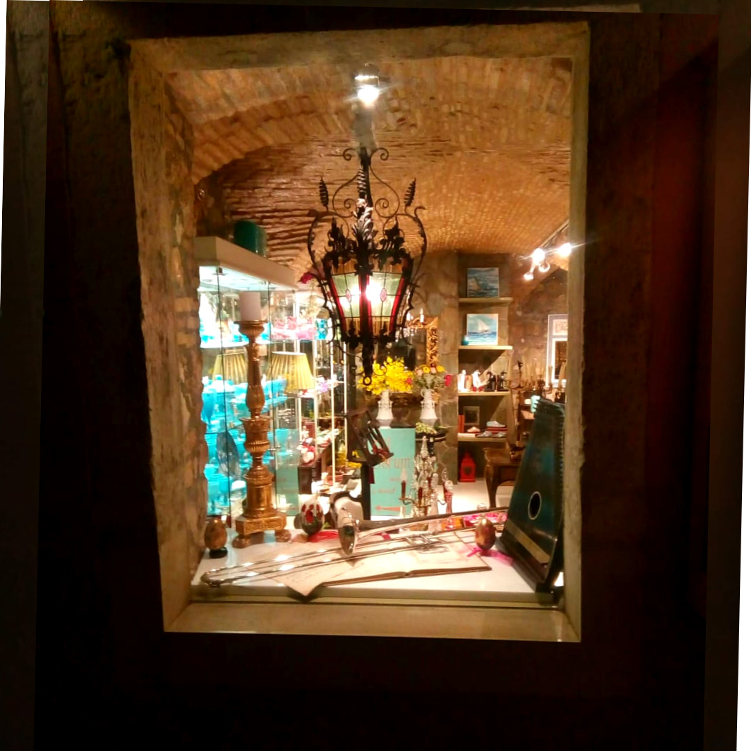 Art Forum Gifts Αντίκες