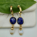 Σκουλαρίκια με μπλε αχάτες, φεγγαρόπετρες και αιματίτες.