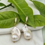 Μαργαριτάρια γλυκού νερού και zircon