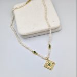 Μαργαριτάρια γλυκού νερού και zircons.