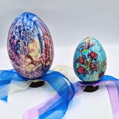 Χειροποίητα ξύλινα αυγά, ζωγραφισμένα στο χέρι. Χειροποίητα ξύλινα αυγά, ζωγραφισμένα στο χέρι.