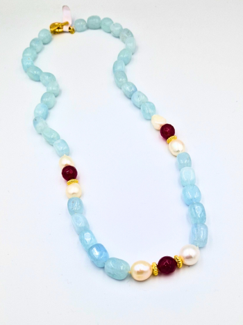 Aquamarine, μαργαριτάρια γλυκού νερού και ρουμπι αχατες.