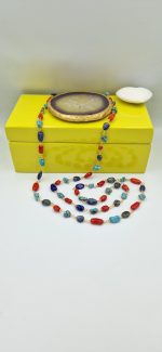 Κοράλλια, turquoise και lapis lazuli.