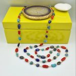 Κοράλλια, turquoise και lapis lazuli.