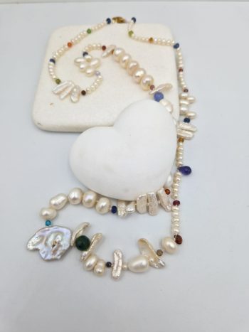 Agate stone and pearls necklace
