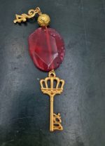 Charm with red Agate and gilded elements - Image 2