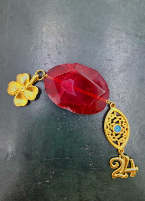 Charm with red Agate and gilded elements - Image 2